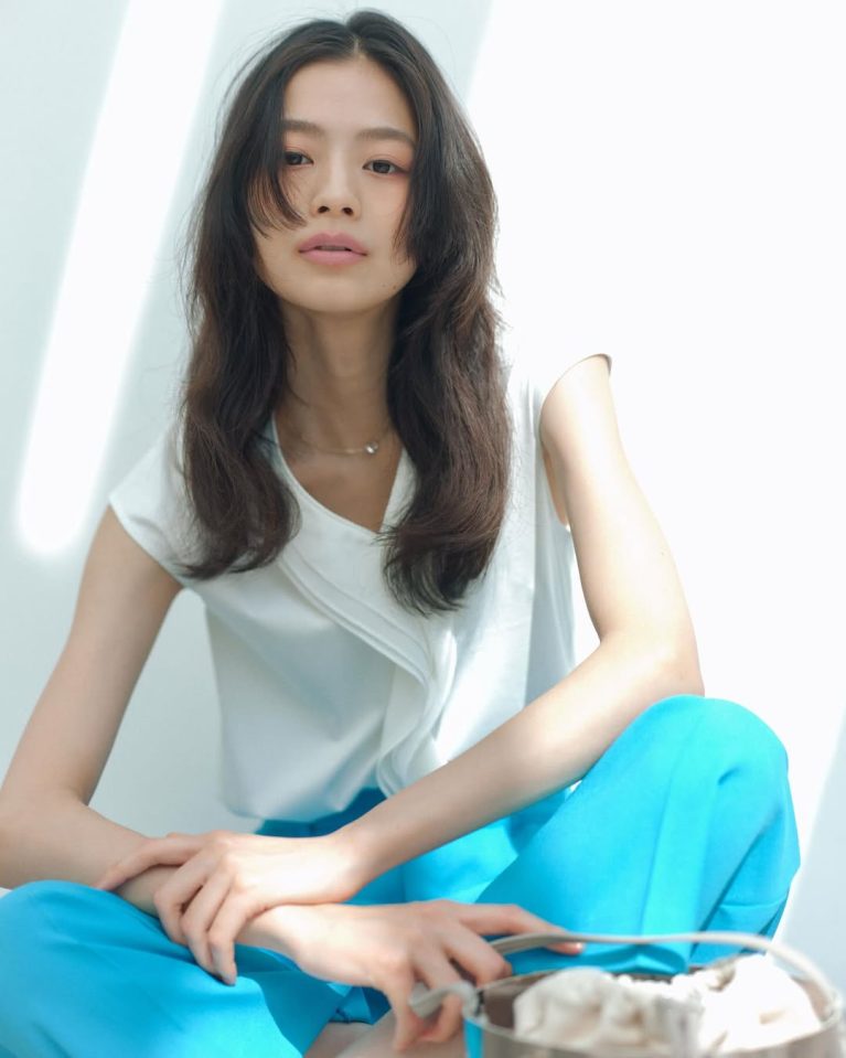 松木 育未 | IKUMI MATSUKI for LOUNIE 2025 summer “must buy tops”