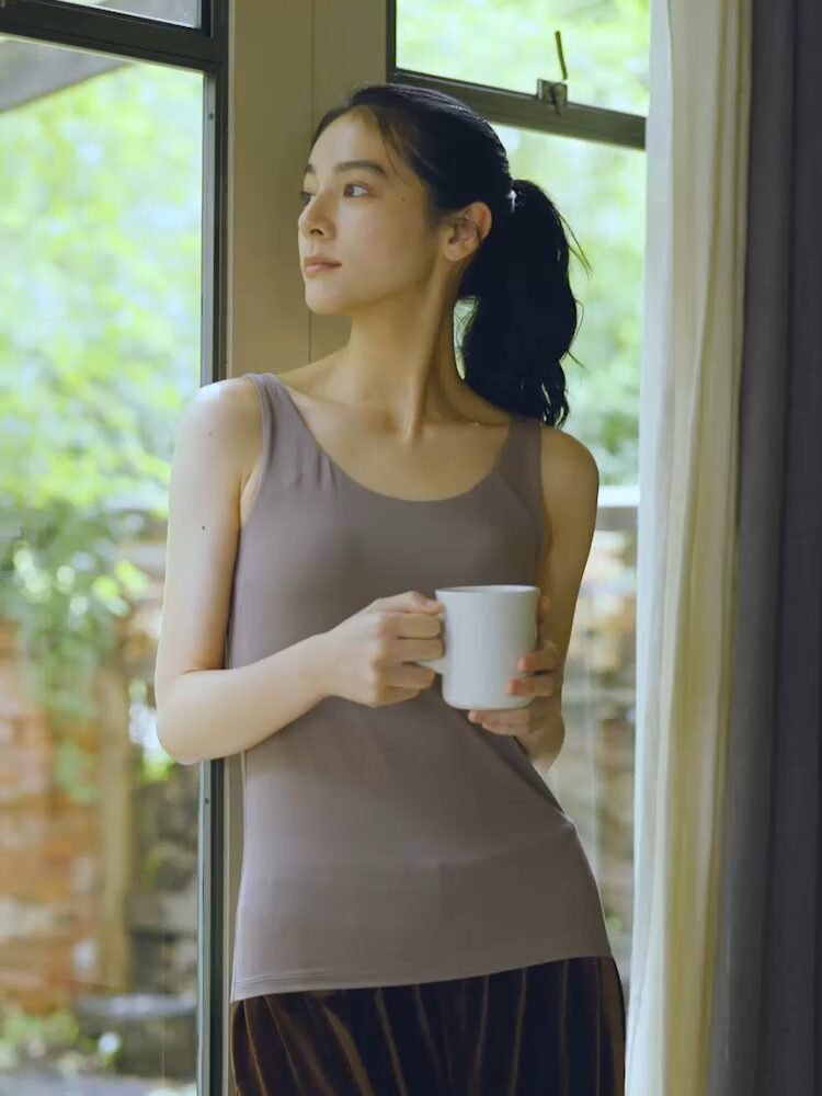 甲斐 美紅 | MIKU KAI for UNIQLO 「UNIQLO UPDATE」Heattech Bratop